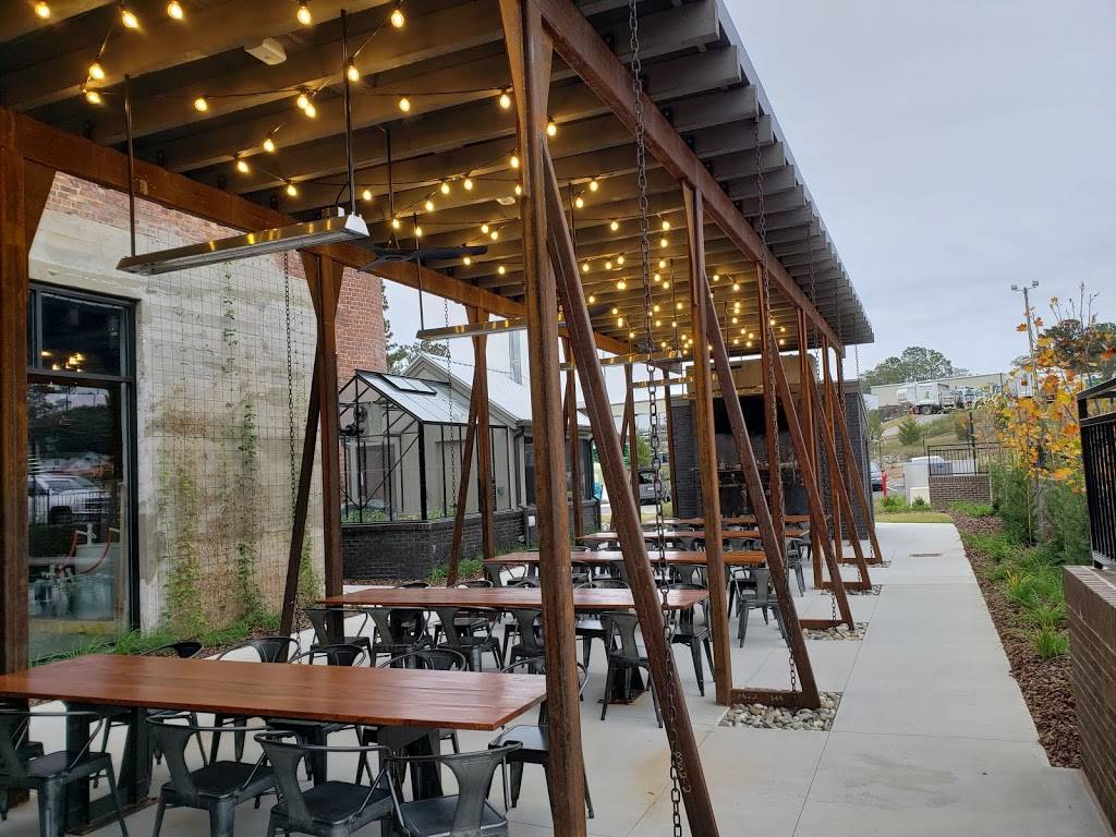 Pinehurst Brewing Company | restaurant | 300 Magnolia Rd, Pinehurst, NC 28374, USA | 9102358218 OR +1 910-235-8218