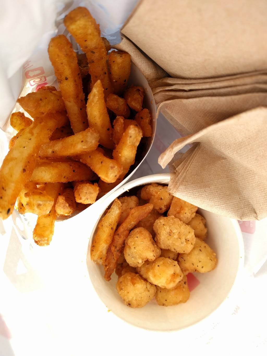 Checkers | restaurant | 6051 Greenbelt Rd, Berwyn Heights, MD 20740, USA | 3019829449 OR +1 301-982-9449