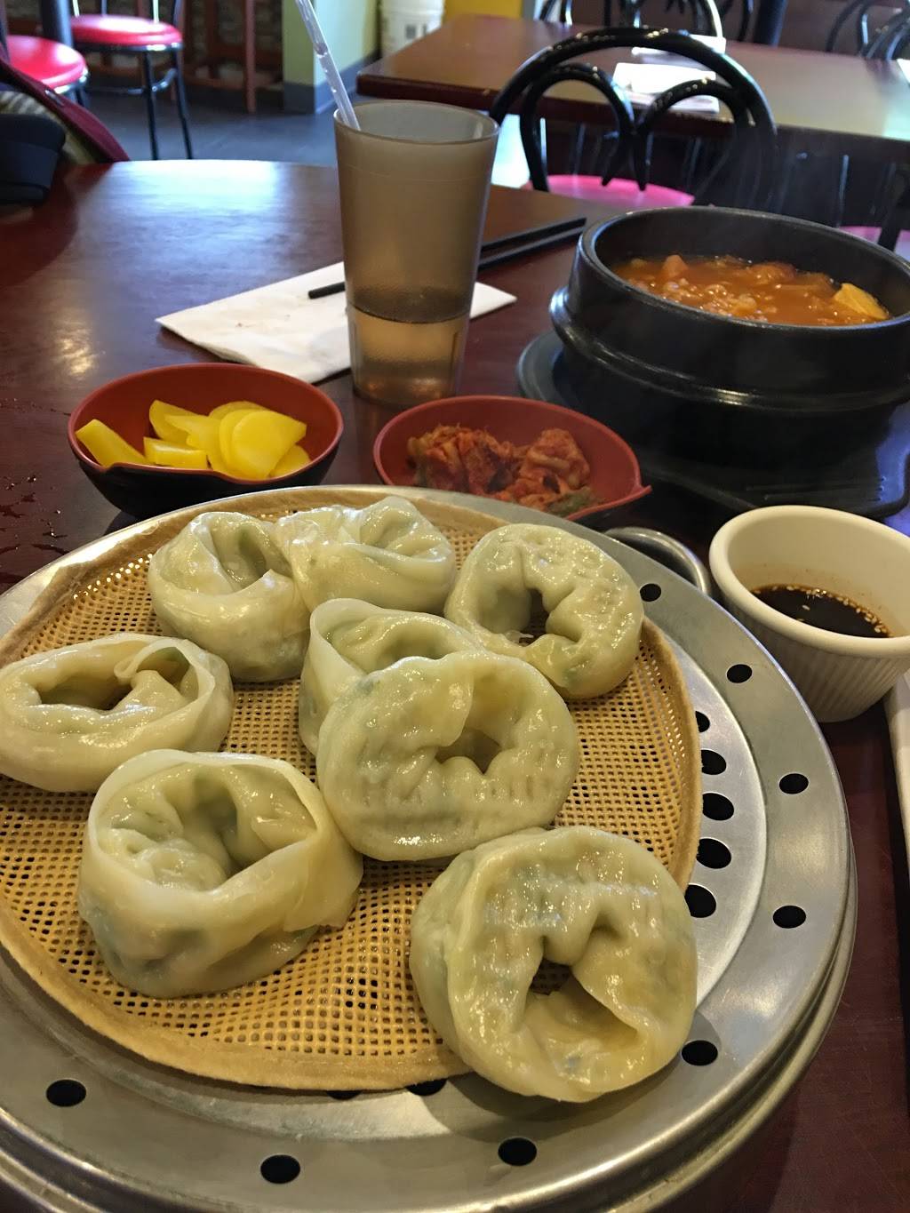 U-Town | restaurant | 110 S 40th St, Philadelphia, PA 19104, USA | 2153821110 OR +1 215-382-1110