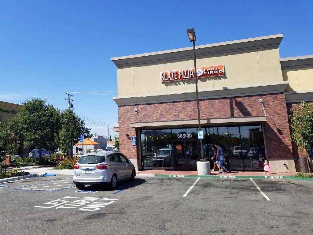 Blaze Pizza | meal takeaway | 685 Coleman Ave, San Jose, CA 95110, USA | 4082737186 OR +1 408-273-7186