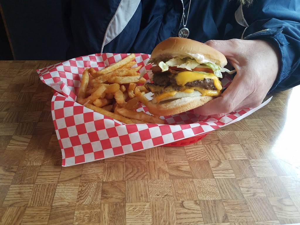 Twin Kiss Restaurant | restaurant | 2495 N Eagle Valley Rd, Howard, PA 16841, USA | 8143551322 OR +1 814-355-1322