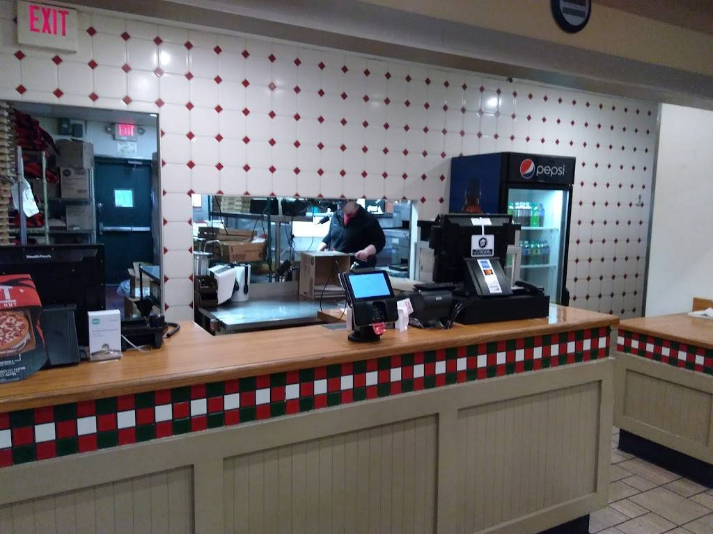 Pizza Hut | meal takeaway | 3114 S 6th St, Springfield, IL 62703, USA | 2175443344 OR +1 217-544-3344