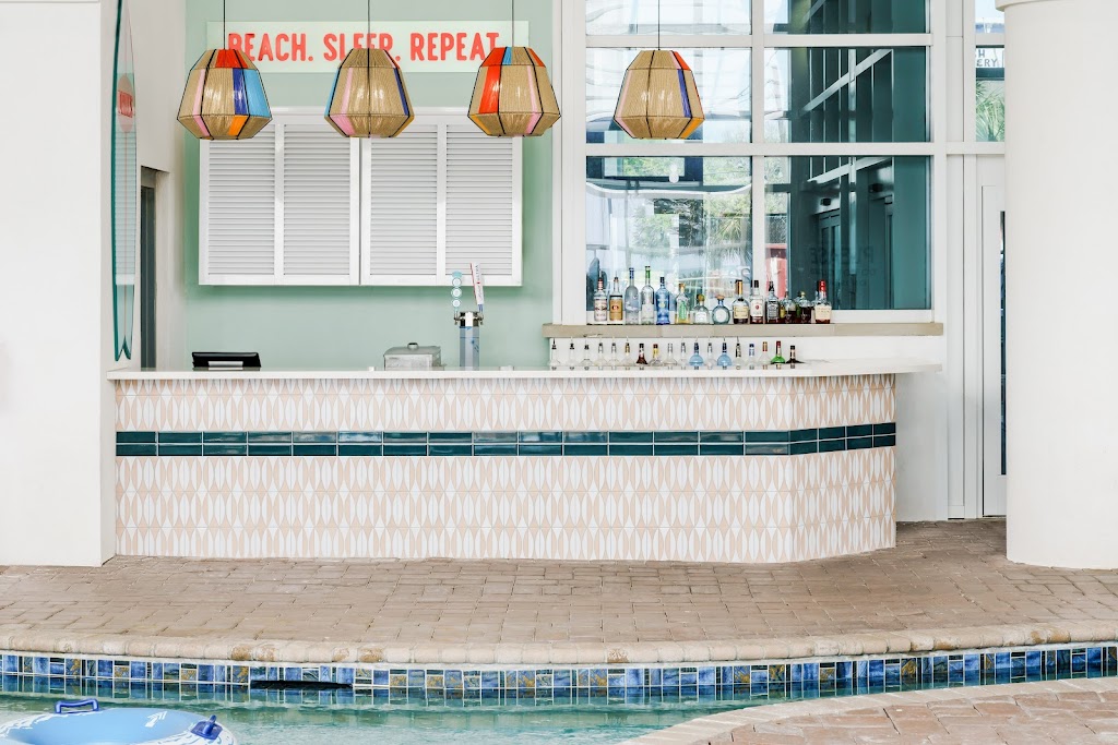 Coconut Charlies Pool Bar & Grill | restaurant | 520 N Ocean Blvd, Myrtle Beach, SC 29577, USA | 8438484700 OR +1 843-848-4700