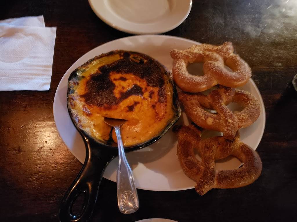 Siné Irish Pub | restaurant | 1327 E Cary St, Richmond, VA 23219, USA | 8046497767 OR +1 804-649-7767