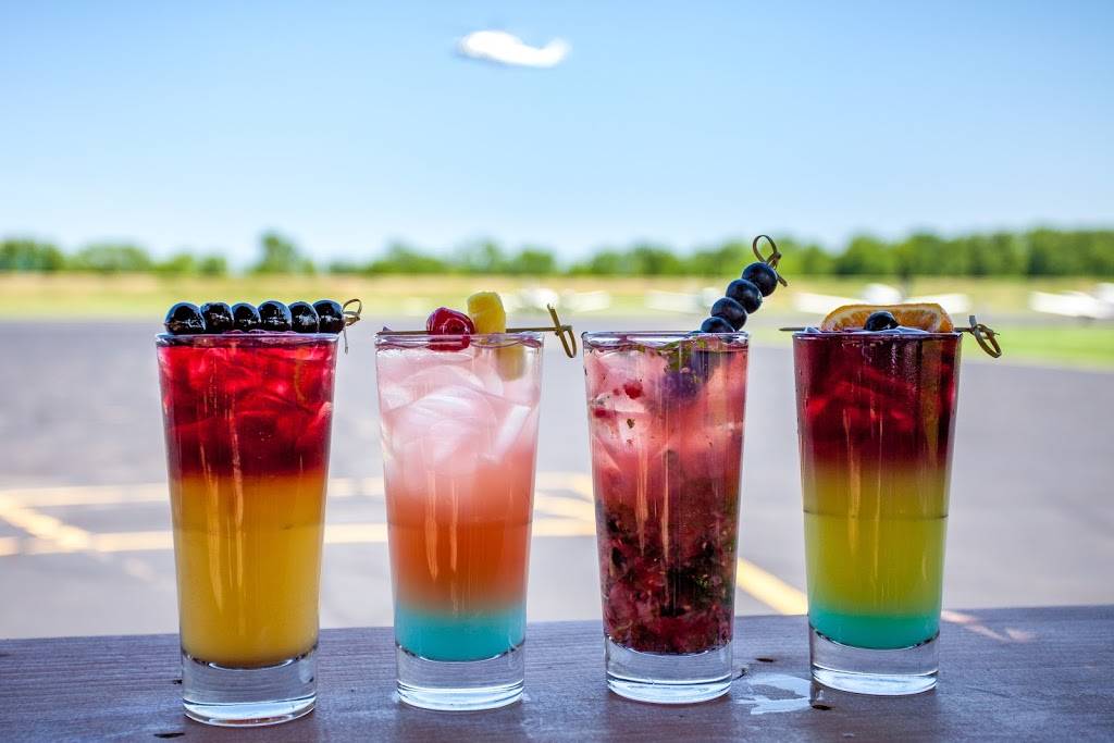 The Flying Monkey Grill & Bar | restaurant | 20 Lindbergh Dr, Hartford, CT 06114, USA | 8607264971 OR +1 860-726-4971