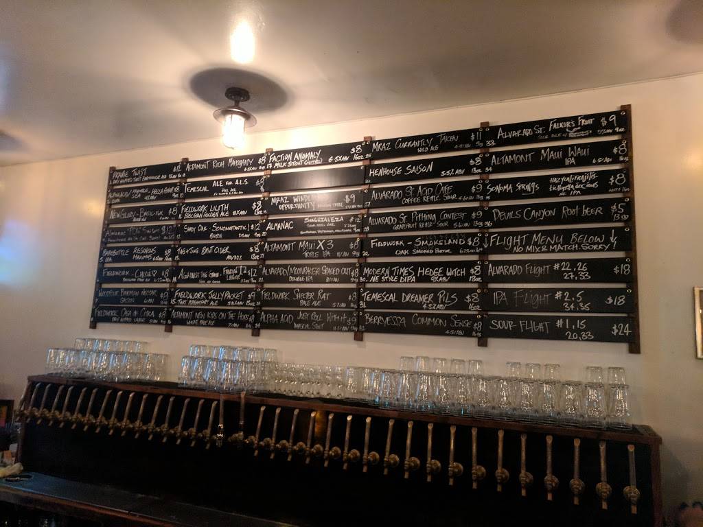 The Crafty Fox Ale House | restaurant | 1700 Mission St, San Francisco, CA 94103, USA | 4154166602 OR +1 415-416-6602