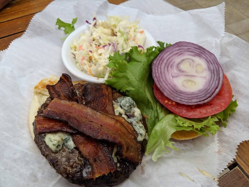 The Village Pub | restaurant | 4360 Gulf Shore Blvd N, Naples, FL 34103, USA | 2392622707 OR +1 239-262-2707