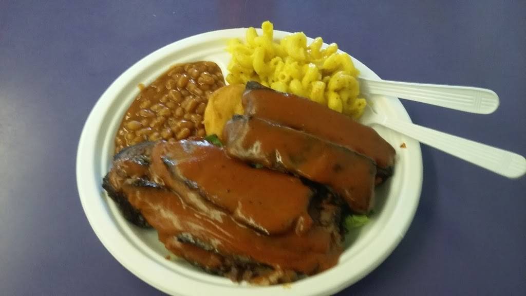 Doggz & Hoggz | restaurant | 781 Main St, Falmouth, MA 02540, USA | 5085483663 OR +1 508-548-3663