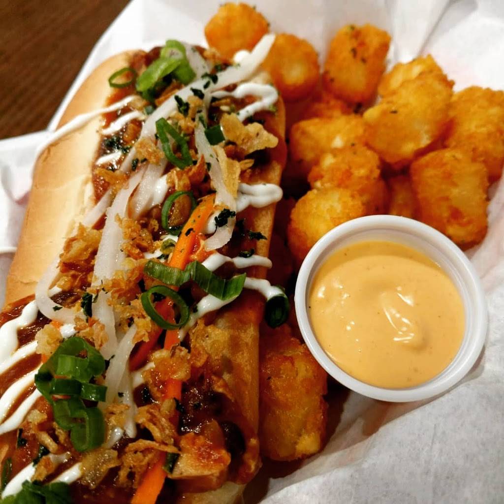 Sumo Dog | restaurant | 1315 3rd Street Promenade, Santa Monica, CA 90401, USA | 3103195380 OR +1 310-319-5380