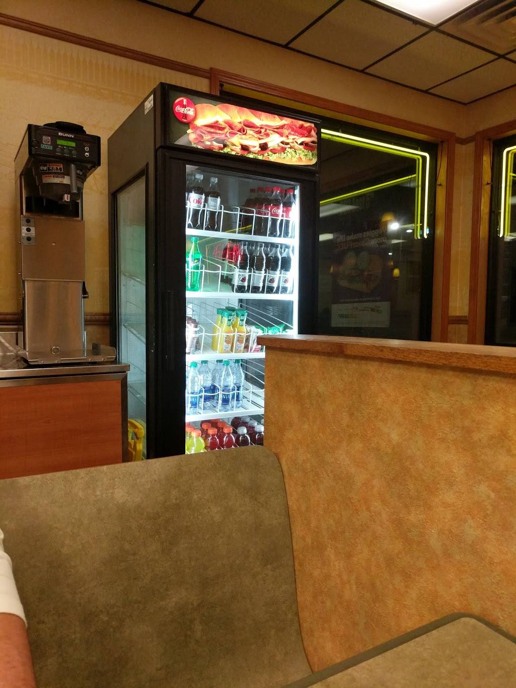 Subway | restaurant | 903 E 5th St, Metropolis, IL 62960, USA | 6185244636 OR +1 618-524-4636