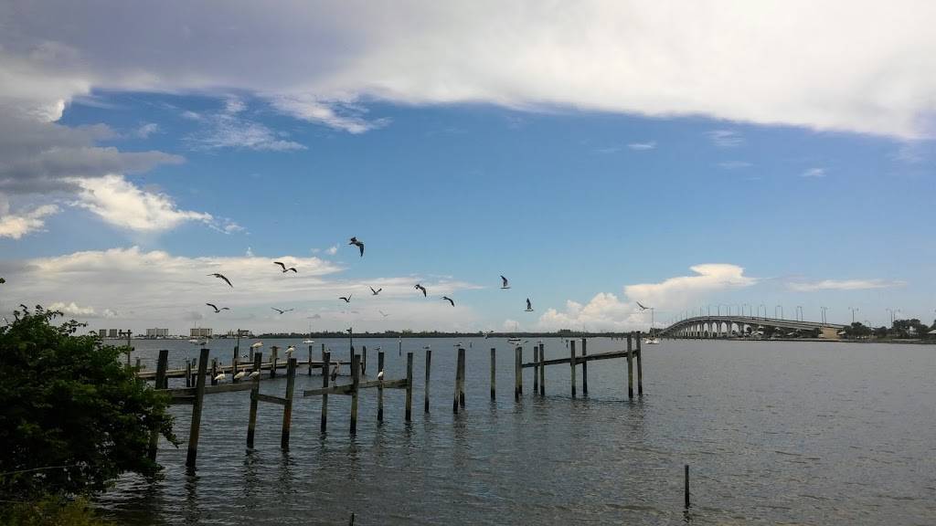 Best Friends BBQ | restaurant | Indian River Drive (just North of Jensen Causeway, Jensen Beach, FL 34957, USA | 7722617994 OR +1 772-261-7994