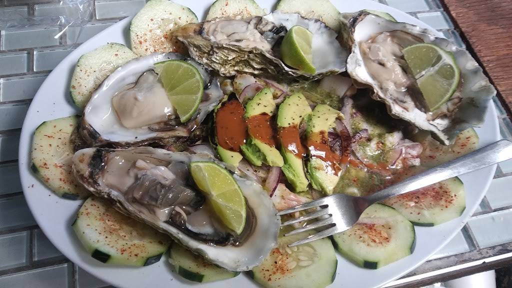 Aguachiles Y Clamatos El Pariente | restaurant | 395 Patterson St, Ogden, UT 84401, USA | 3854053659 OR +1 385-405-3659