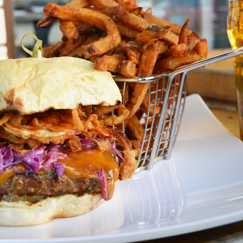 Three Notchd Craft Kitchen & Brewery | restaurant | 520 2nd St SE, Charlottesville, VA 22902, USA | 4349563141 OR +1 434-956-3141