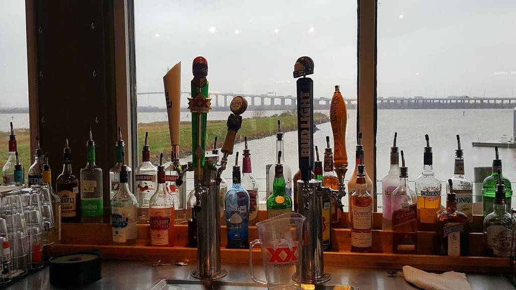 ONeals Sportsbar & Grill On the Water | restaurant | 2651 TX-146BUS, Baytown, TX 77520, USA | 2818376700 OR +1 281-837-6700