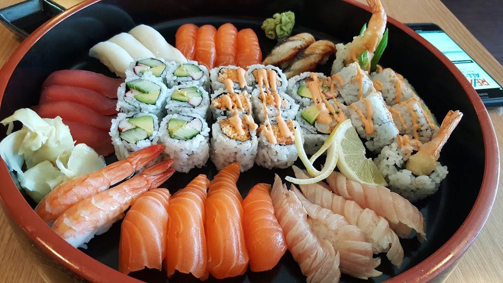 Sushi Minato | restaurant | 299 The Queensway S, Keswick, ON L4P 2B4, Canada | 9054764639 OR +1 905-476-4639