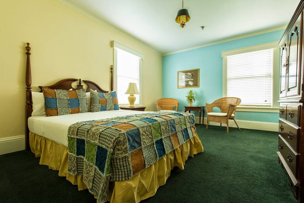 Lakeside Inn | restaurant | 100 Alexander St, Mt Dora, FL 32757, USA | 3523834101 OR +1 352-383-4101