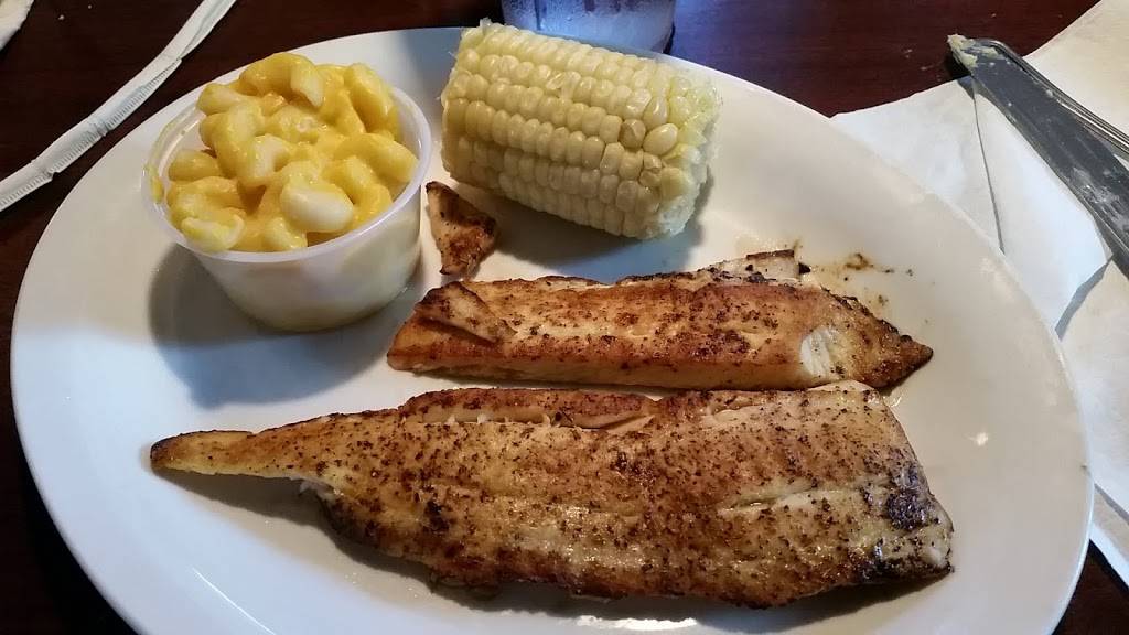 Christophers Steakhouse & Seafood | restaurant | 703 E Broad St, Elizabethtown, NC 28337, USA | 9102476206 OR +1 910-247-6206