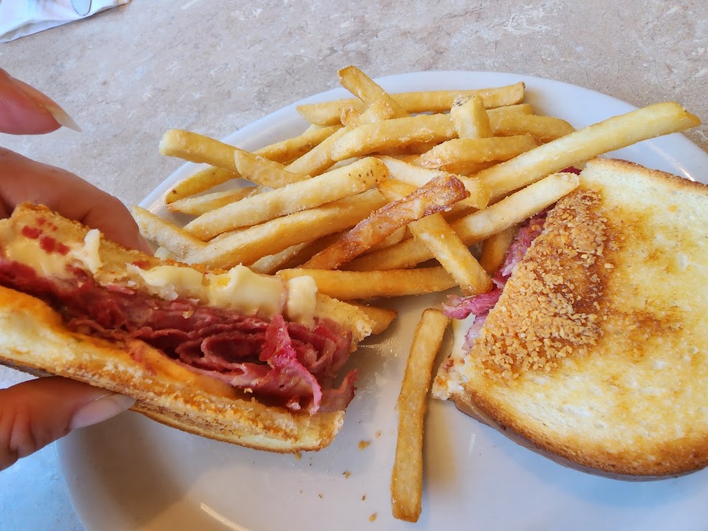 Country Market Restaurant | restaurant | 4200 N Interstate 90 Service Rd, Box Elder, SD 57701, USA | 6053425450 OR +1 605-342-5450