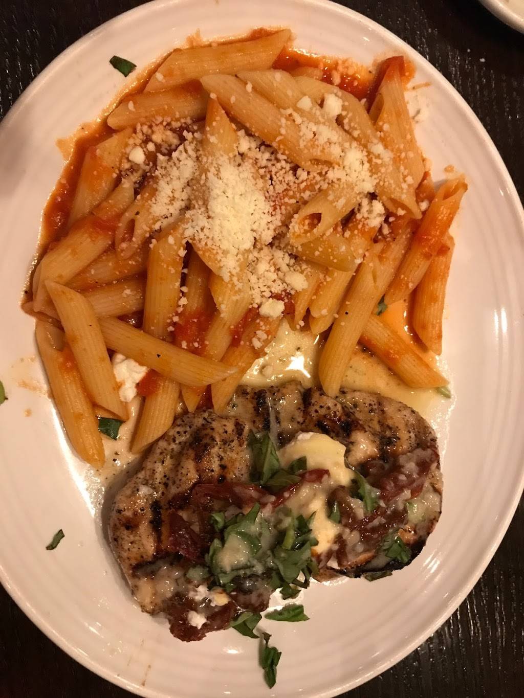 Carrabbas Italian Grill | restaurant | 1285 US-1, Vero Beach, FL 32960, USA | 7722995999 OR +1 772-299-5999