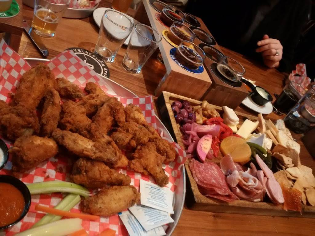 Redline Brewhouse | restaurant | 431 Bayview Dr 8 & 9, Barrie, ON L4N 8Y2, Canada | 7058819988 OR +1 705-881-9988