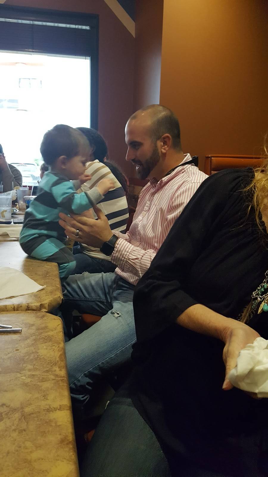 Sombreros Mexican Restaurant | restaurant | 3235 NW Evangeline Throughway, Lafayette, LA 70507, USA | 3378967407 OR +1 337-896-7407