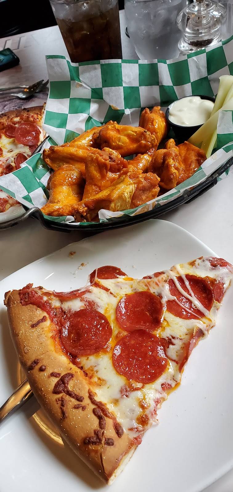 Riley Street Station | restaurant | 27 Riley St, East Aurora, NY 14052, USA | 7166554948 OR +1 716-655-4948