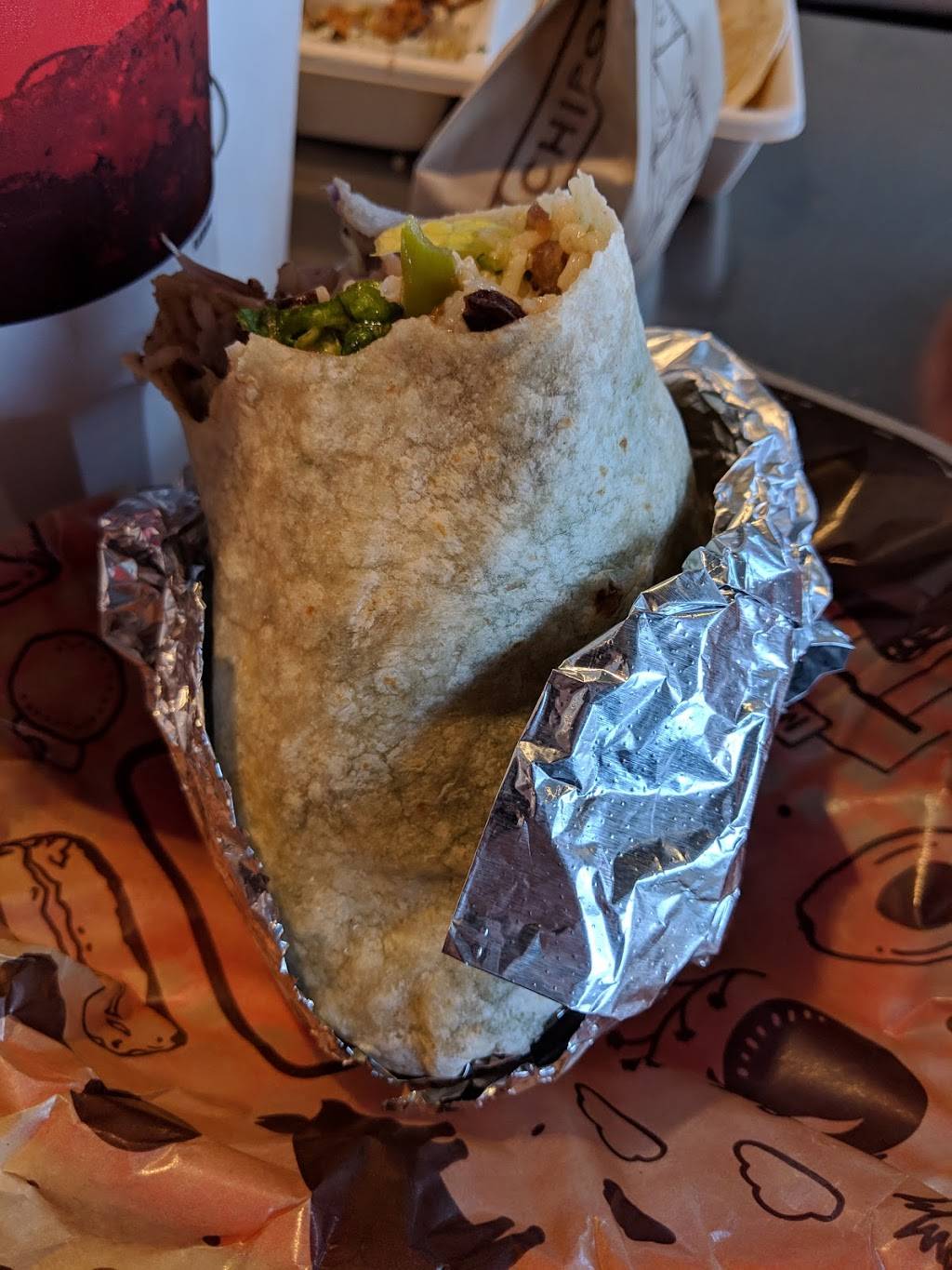 Chipotle Mexican Grill | restaurant | 3520 N Blackstone Ave Ste 102, Fresno, CA 93726, USA | 5592437418 OR +1 559-243-7418