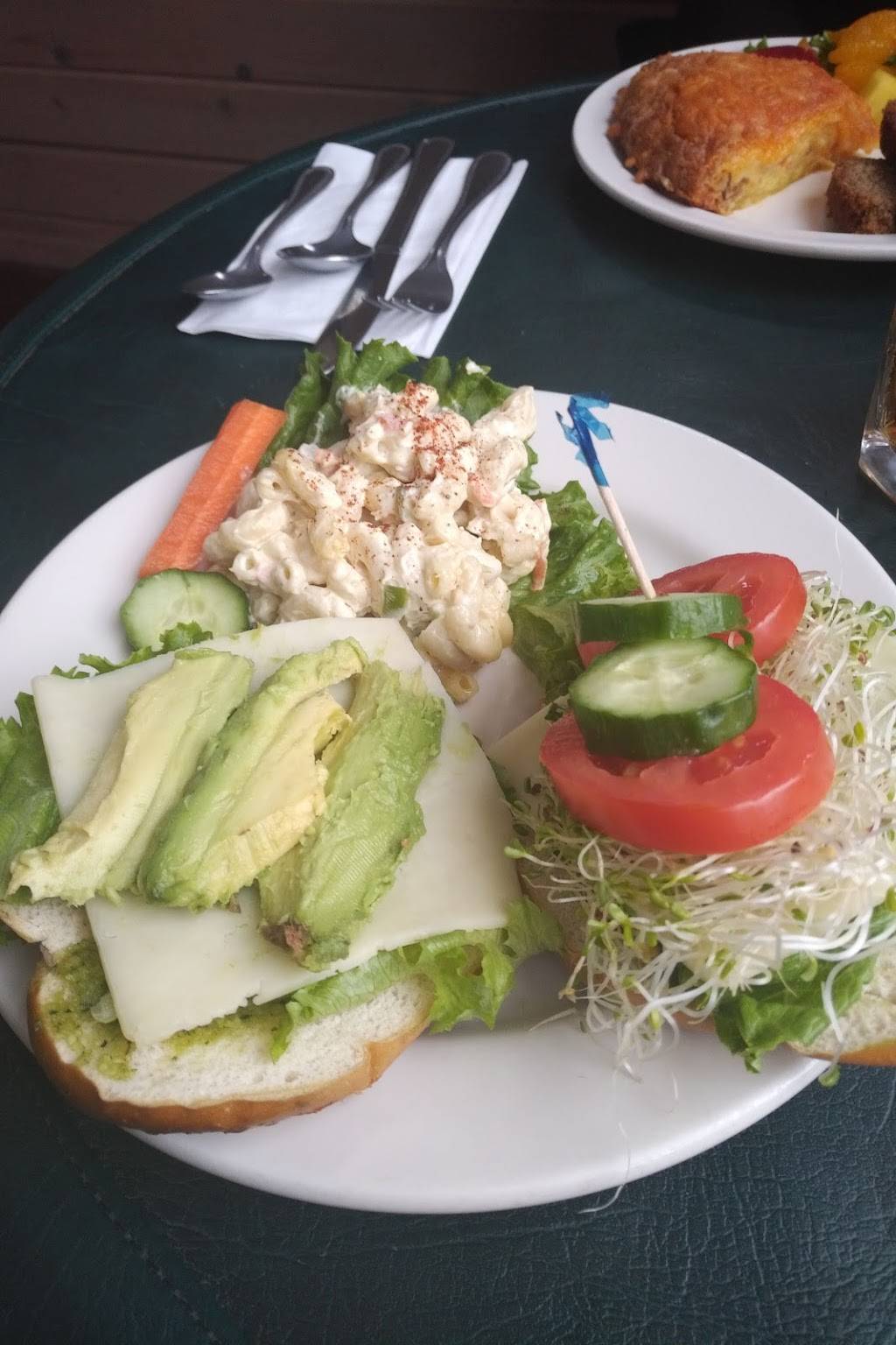 Clementines Victorian Restaurant | restaurant | 8092 Columbia Rd, Olmsted Falls, OH 44138, USA | 4402351223 OR +1 440-235-1223