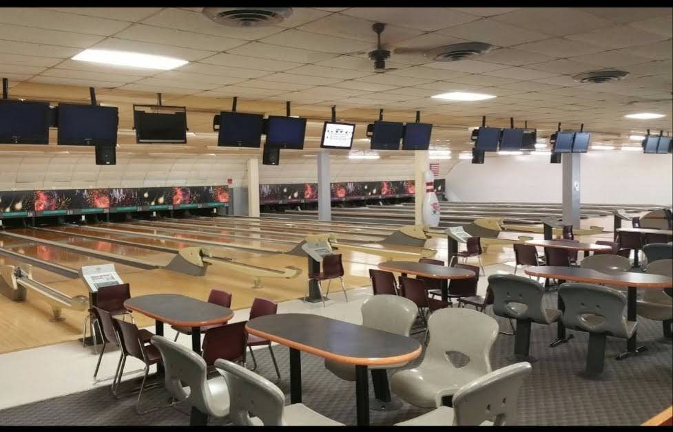 Legacy Lanes & Lounge | night club | 775 S 2nd St, Coshocton, OH 43812, USA | 7405754279 OR +1 740-575-4279