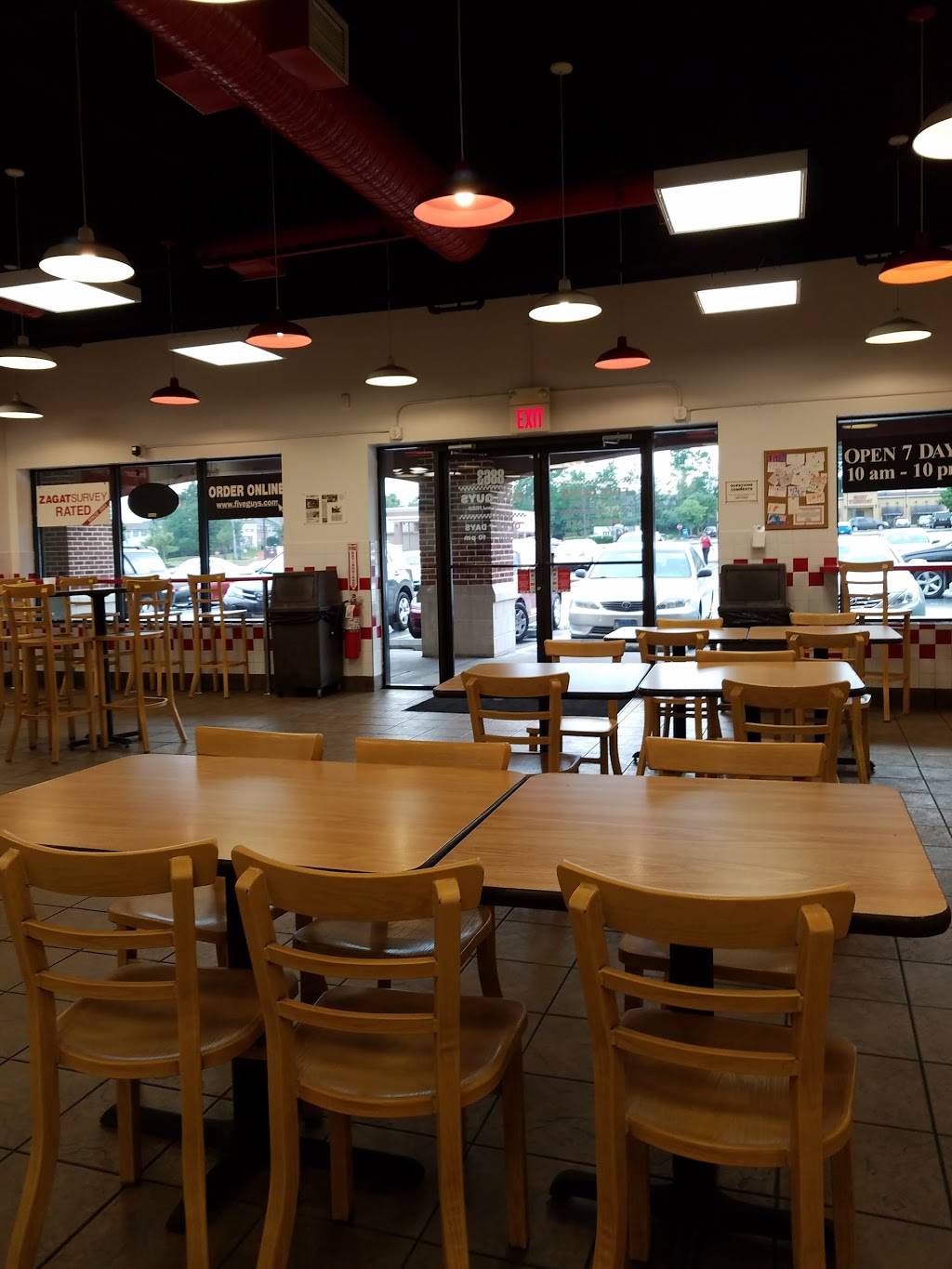 Five Guys | meal takeaway | 8863 Greenbelt Rd, Lanham, MD 20706, USA | 3015529522 OR +1 301-552-9522