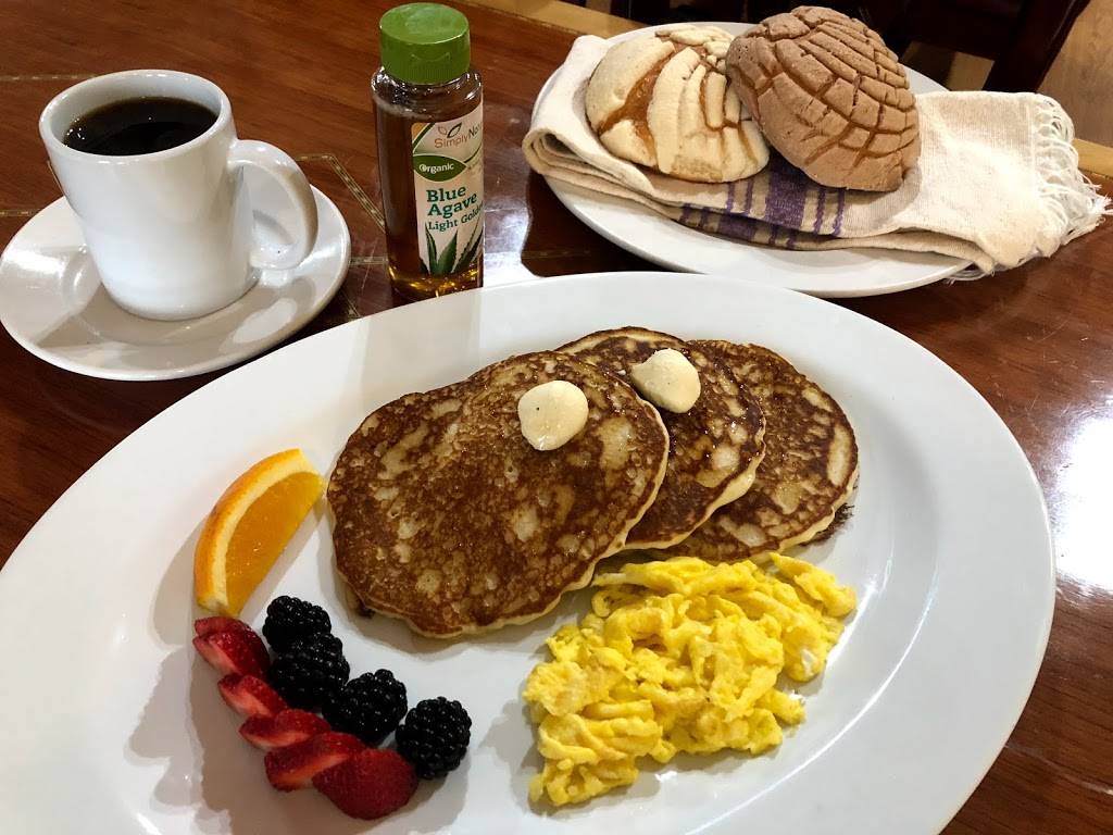 Tolotzin Mexican Cuisine | restaurant | 4431 N Broadway, Chicago, IL 60640, USA | 7733344300 OR +1 773-334-4300