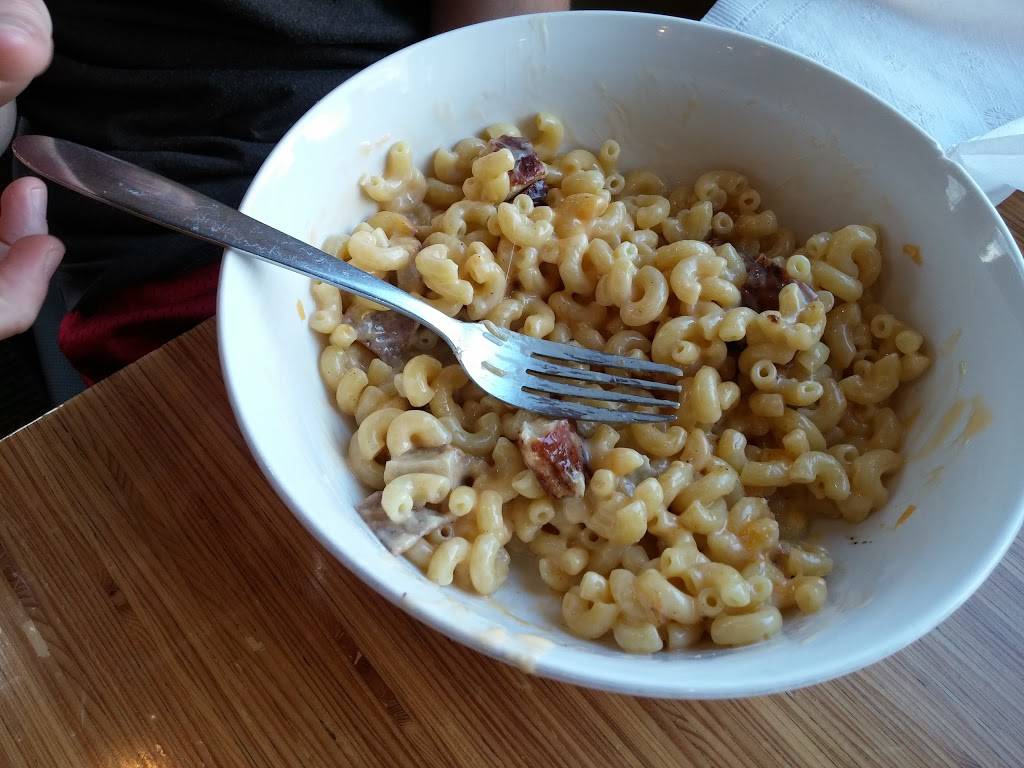 Noodles and Company | restaurant | 425 W Paradise Dr, West Bend, WI 53095, USA | 2623650001 OR +1 262-365-0001