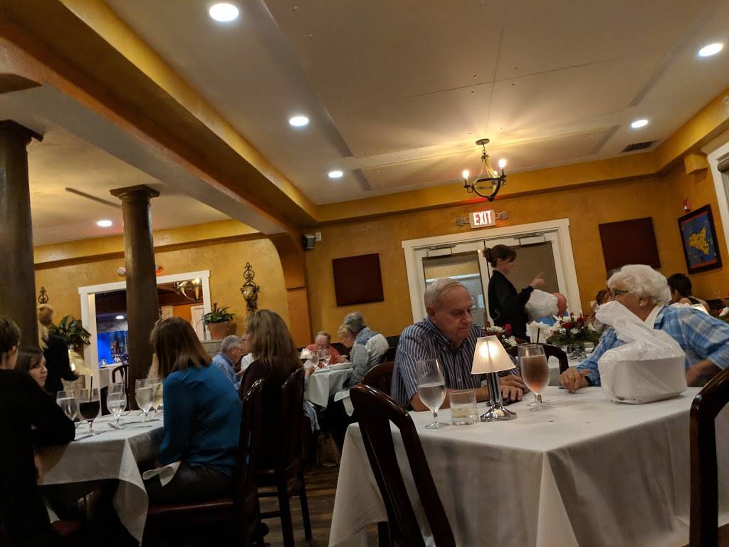 Carmelos Italian Ristorante | restaurant | 321 W Retta Esplanade, Punta Gorda, FL 33950, USA | 9416214091 OR +1 941-621-4091