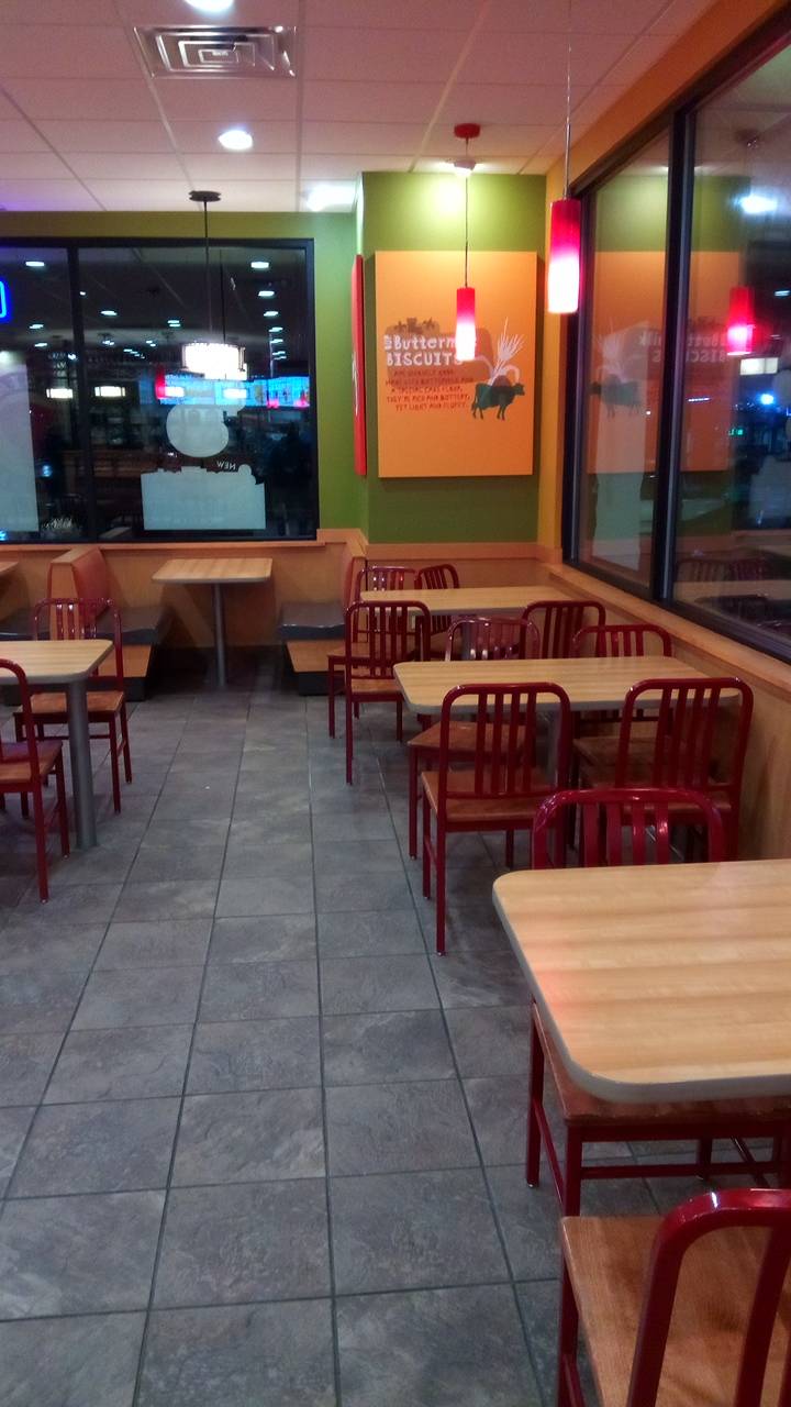 Popeyes Louisiana Kitchen | restaurant | 1760 Eastchase Pkwy, Fort Worth, TX 76120, USA | 8177361772 OR +1 817-736-1772