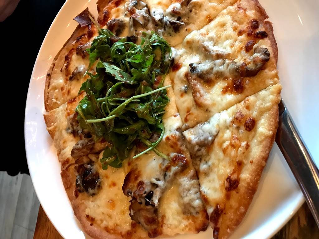 Hobnob Kitchen & Bar | restaurant | 720 5th Ave S #101, Naples, FL 34102, USA | 2395800070 OR +1 239-580-0070