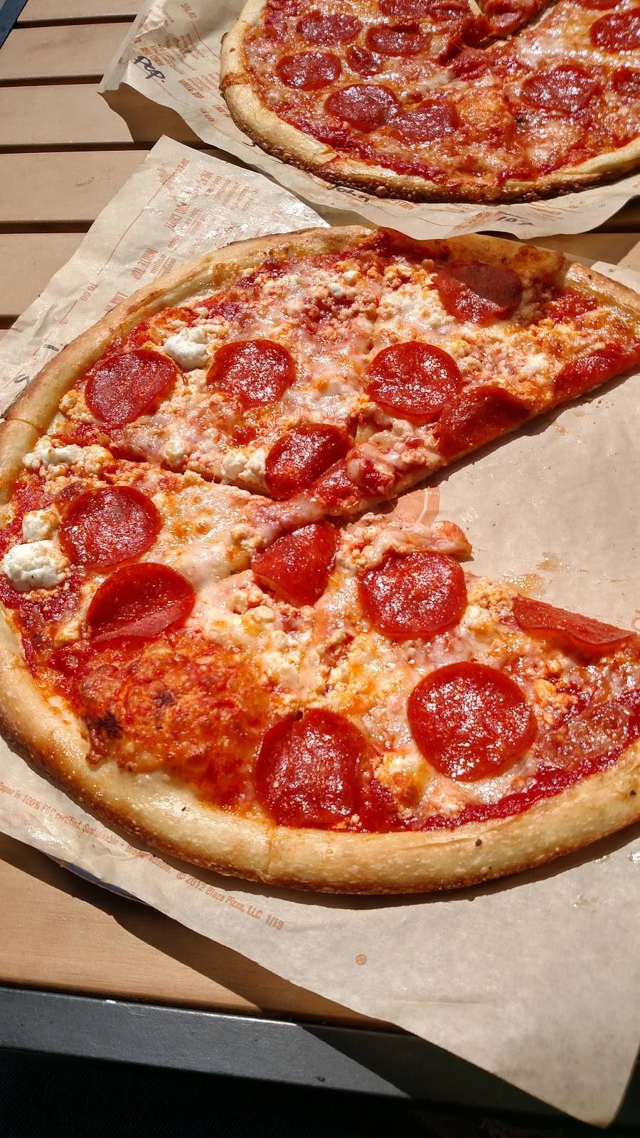 Blaze Pizza | meal takeaway | 1301 W Rancho Vista Blvd, Palmdale, CA 93551, USA | 6614630293 OR +1 661-463-0293