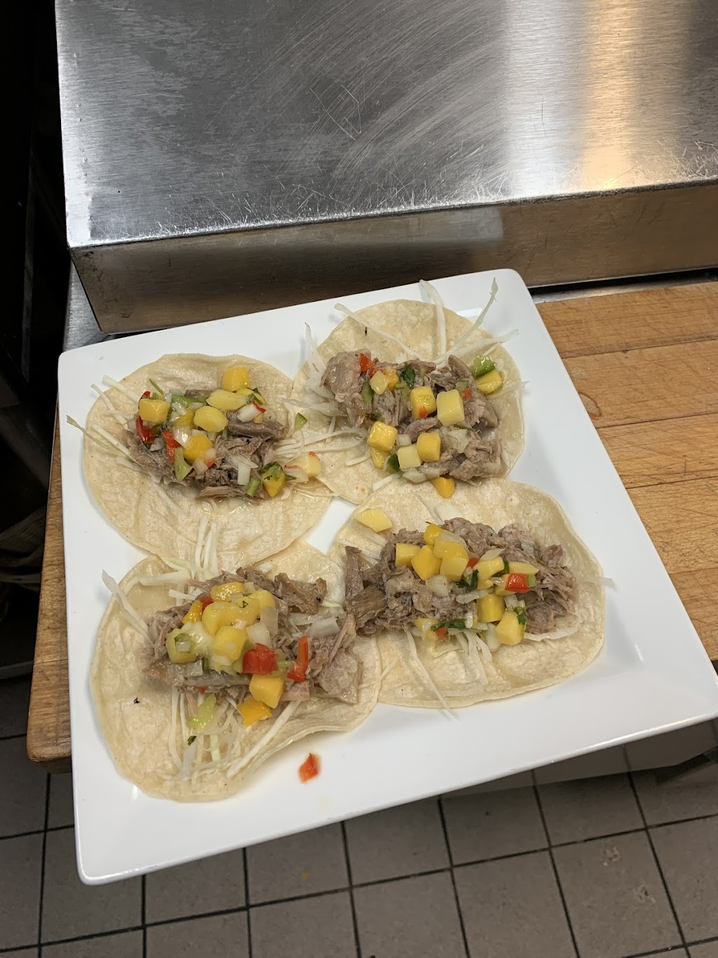 El Mexicano Tacos & Cantina | restaurant | 483 Federal Rd, Brookfield, CT 06804, USA | 2035468611 OR +1 203-546-8611