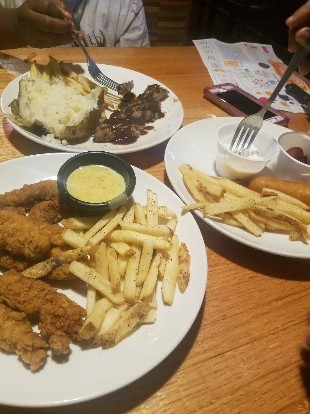 Applebees Grill + Bar | restaurant | 3001 Carter Hill Rd, Montgomery, AL 36111, USA | 3342649064 OR +1 334-264-9064