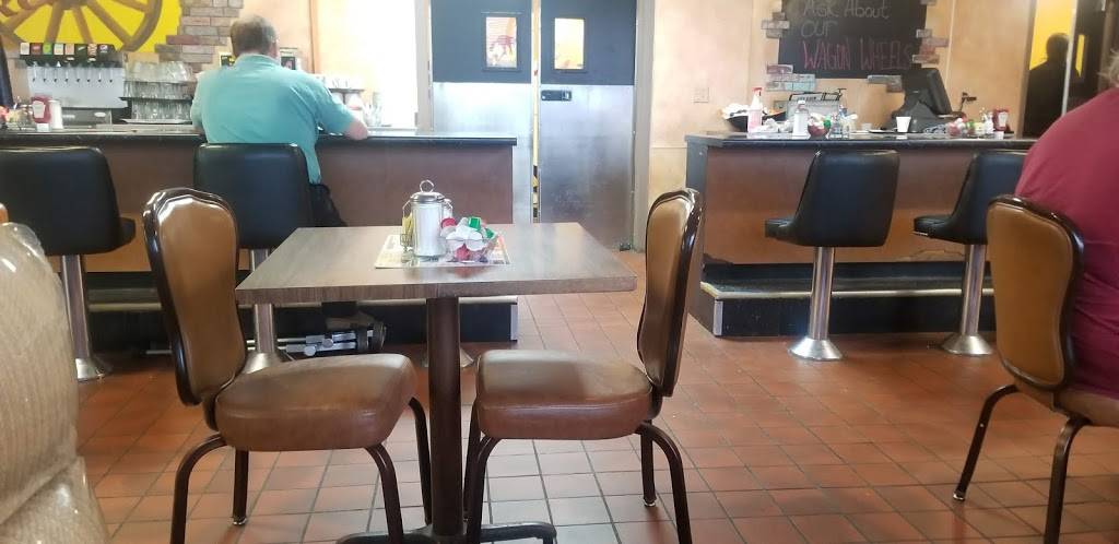 Hub Room | restaurant | 1775 Bellefontaine St, Wapakoneta, OH 45895, USA | 4197382550 OR +1 419-738-2550