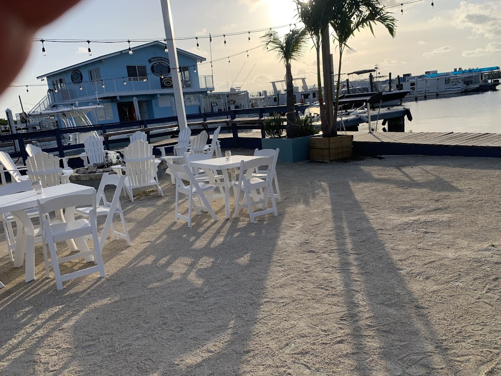 Blufins Bayside Bar and Grill | restaurant | 200 Florida Ave, Tavernier, FL 33070, USA | 3053062011 OR +1 305-306-2011