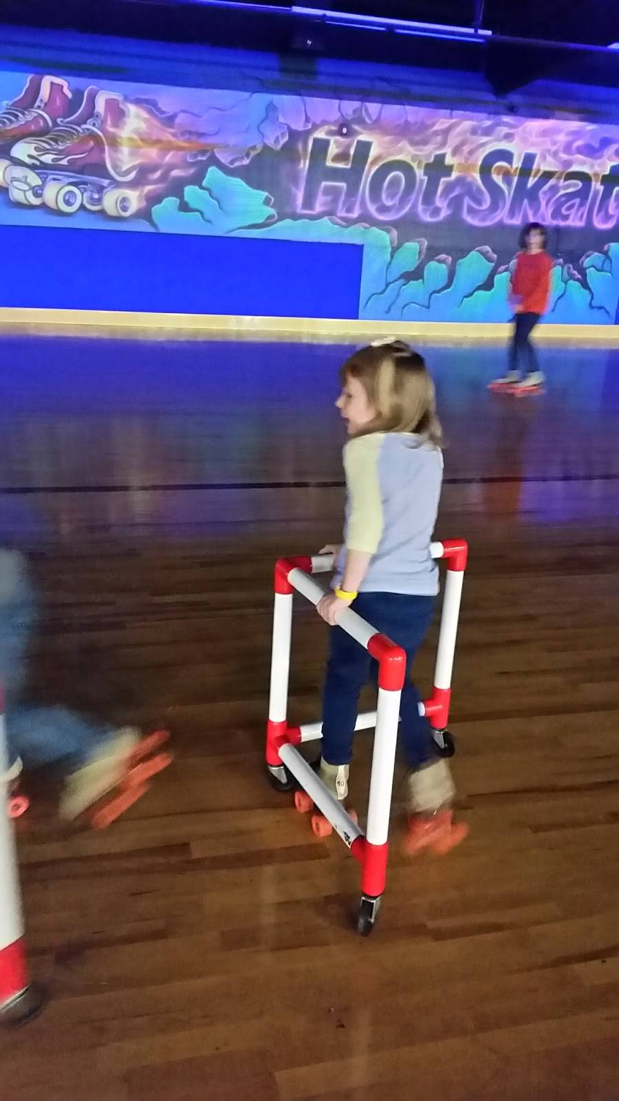 Hot Skates | meal takeaway | 241 Casco Dr, Avon, IN 46123, USA | 3172720873 OR +1 317-272-0873