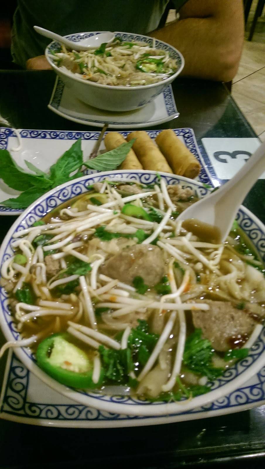 Viet Kitchen | restaurant | 20235 N Cave Creek Rd, Phoenix, AZ 85024, USA | 6027885535 OR +1 602-788-5535
