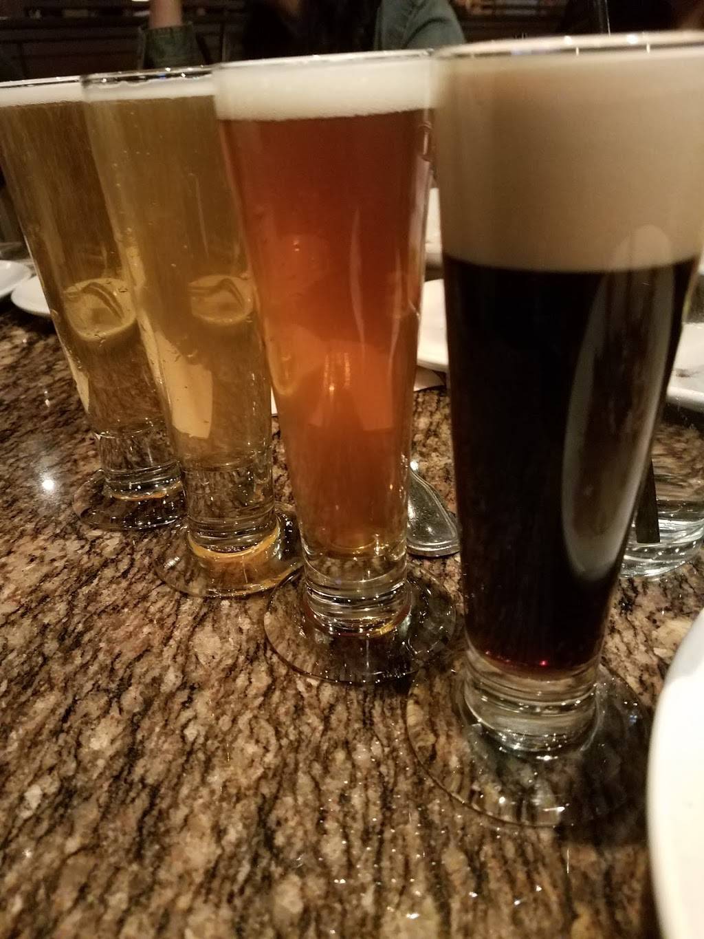 BJs Restaurant & Brewhouse | restaurant | 4907 Gate Pkwy, Jacksonville, FL 32246, USA | 9049980460 OR +1 904-998-0460