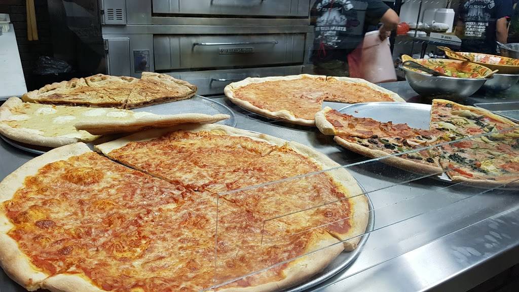 Roccos NY Pizzeria & Pasta | restaurant | 1168, 10860 W Charleston Blvd # 190, Las Vegas, NV 89135, USA | 7027960111 OR +1 702-796-0111