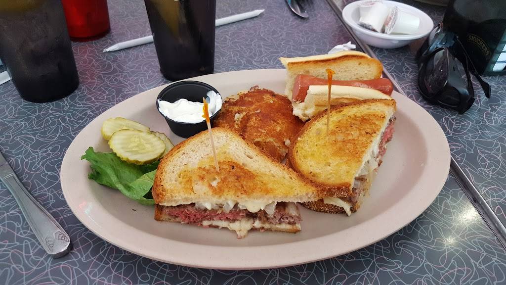 Ellies 50s Diner & Flamingo Ballroom Catering | restaurant | 2410 N Federal Hwy, Delray Beach, FL 33483, USA | 5612761570 OR +1 561-276-1570