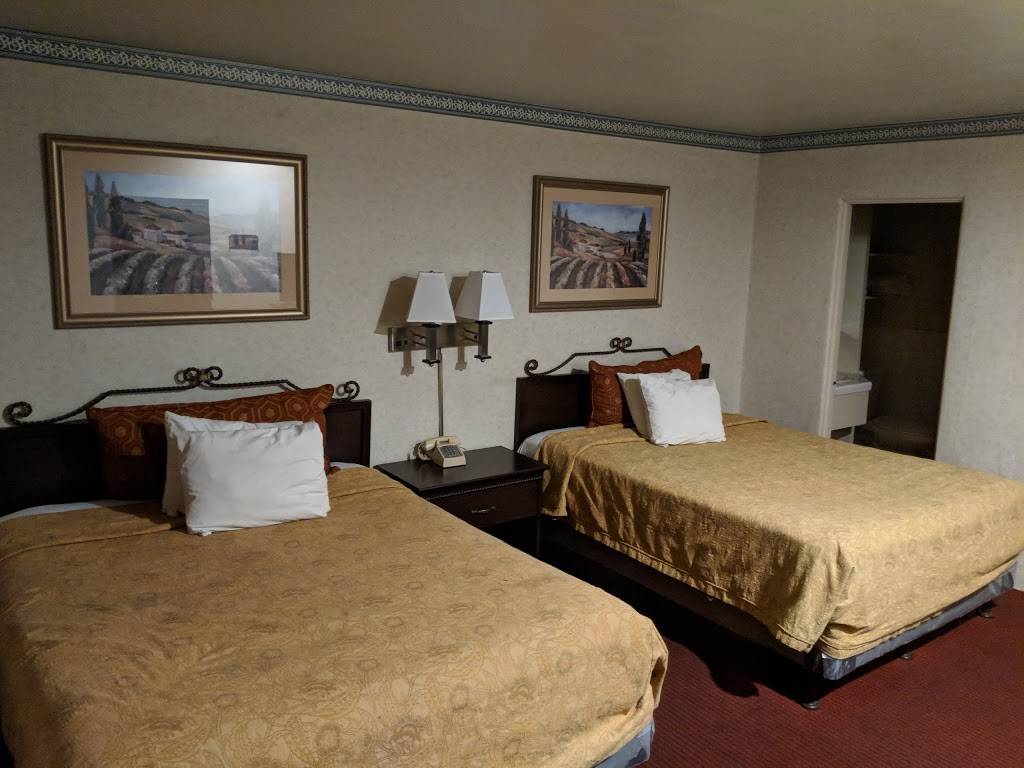 Casa Verde Inn | restaurant | 2113 N Fremont St, Monterey, CA 93940, USA | 8313755407 OR +1 831-375-5407