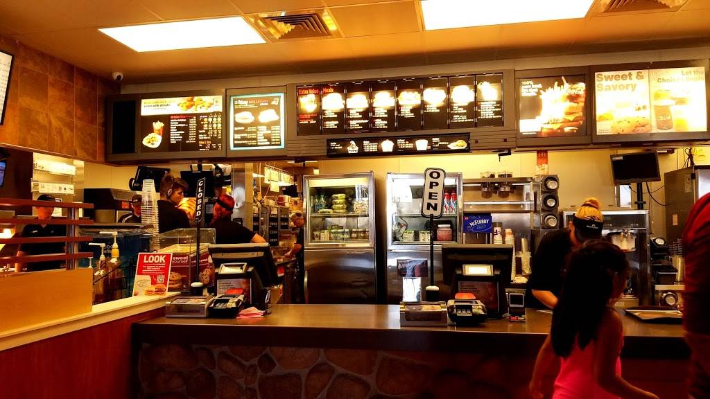 McDonalds | cafe | 2325 Wisconsin Dells Pkwy, Wisconsin Dells, WI 53965, USA | 6082545745 OR +1 608-254-5745