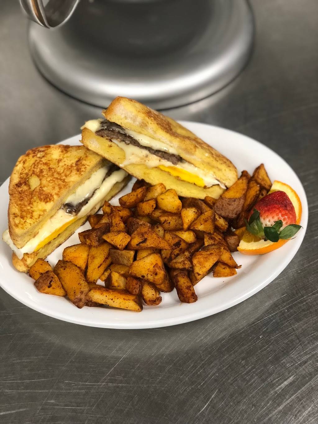 Railway Cafe | restaurant | 77 S Canaan Rd, Canaan, CT 06018, USA | 8608242610 OR +1 860-824-2610