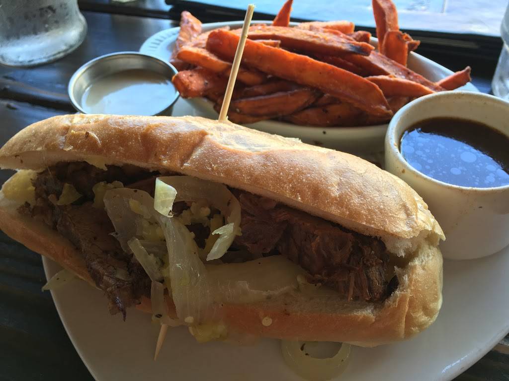 The Saloon Ventura | restaurant | 456 E Main St, Ventura, CA 93003, USA | 8056678550 OR +1 805-667-8550