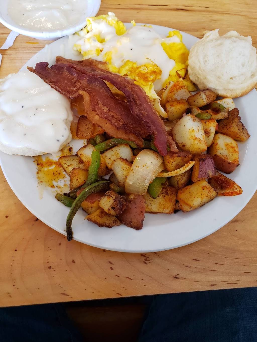 World Famous MOMS | restaurant | 204 S Main St, Aubrey, TX 76227, USA | 9402024940 OR +1 940-202-4940